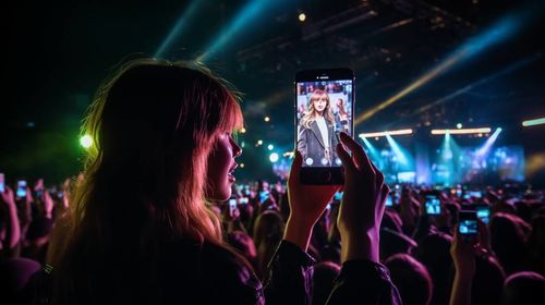 Neueste Unternehmensnachrichten über Fans von Taylor Swift freuen sich: Das Kartenspiel 