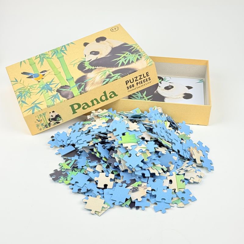Helle und farbenfrohe Puzzles aus Pappe für den Familienspaß im Innenraum